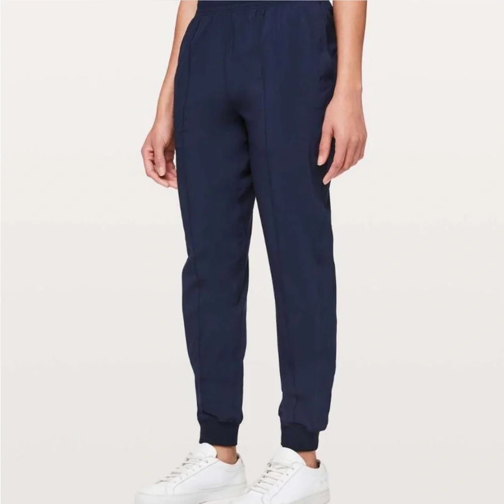 Lululemon Wanderer Jogger - Picture 1 of 8